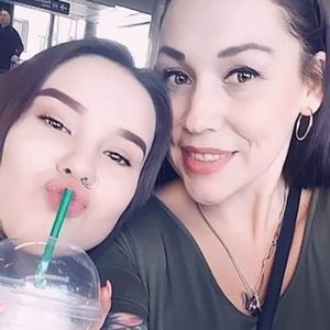 Meet your Posher, Stefanie